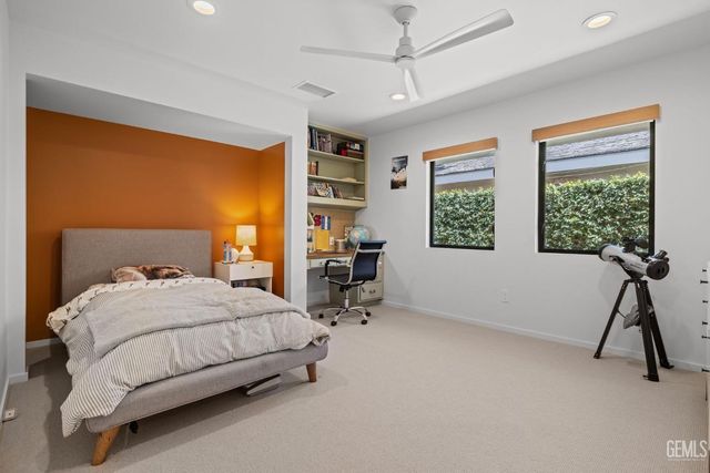 1217 Tam O Shanter Drive, Bakersfield, CA 93309