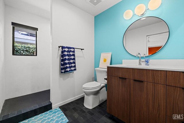 1217 Tam O Shanter Drive, Bakersfield, CA 93309