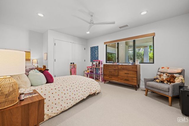 1217 Tam O Shanter Drive, Bakersfield, CA 93309