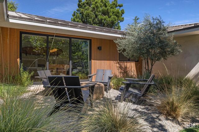 1217 Tam O Shanter Drive, Bakersfield, CA 93309