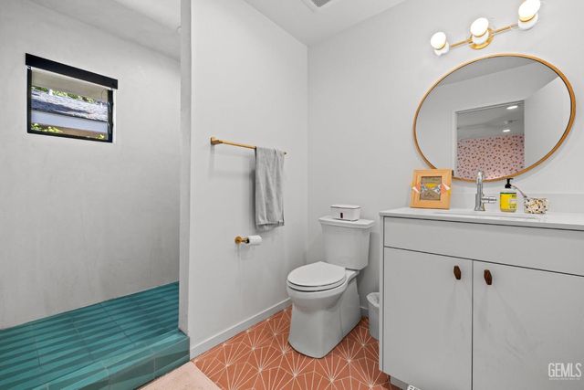 1217 Tam O Shanter Drive, Bakersfield, CA 93309