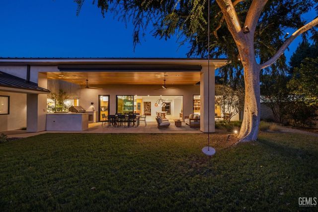 1217 Tam O Shanter Drive, Bakersfield, CA 93309