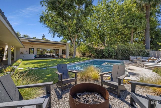 1217 Tam O Shanter Drive, Bakersfield, CA 93309