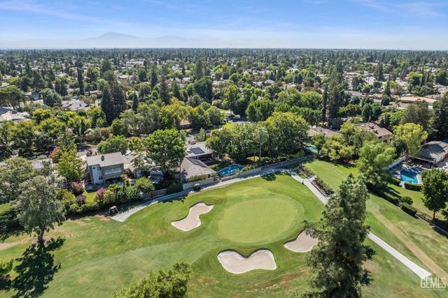 1217 Tam O Shanter Drive, Bakersfield, CA 93309