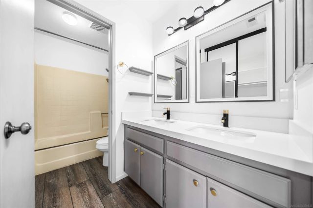 9302 Twin Trails Dr 204, San Diego, CA 92129