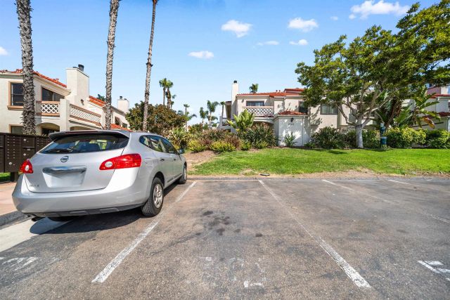 9302 Twin Trails Dr 204, San Diego, CA 92129