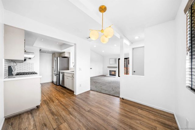 9302 Twin Trails Dr 204, San Diego, CA 92129