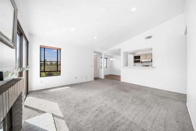 9302 Twin Trails Dr 204, San Diego, CA 92129