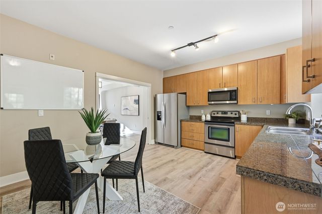 22672 NE Alder Crest Lane, Redmond, WA 98053