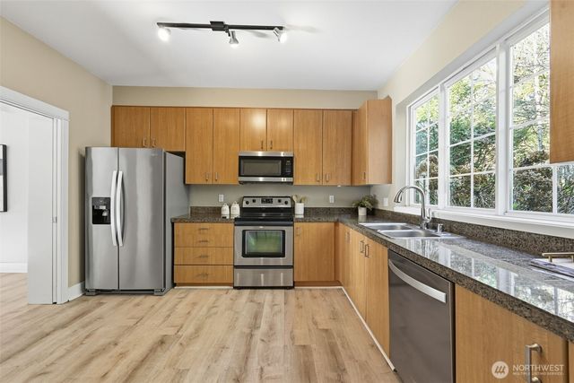 22672 NE Alder Crest Lane, Redmond, WA 98053