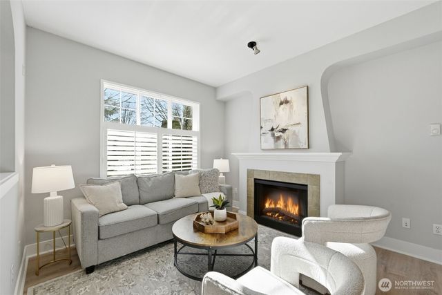 22672 NE Alder Crest Lane, Redmond, WA 98053