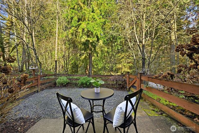 22672 NE Alder Crest Lane, Redmond, WA 98053