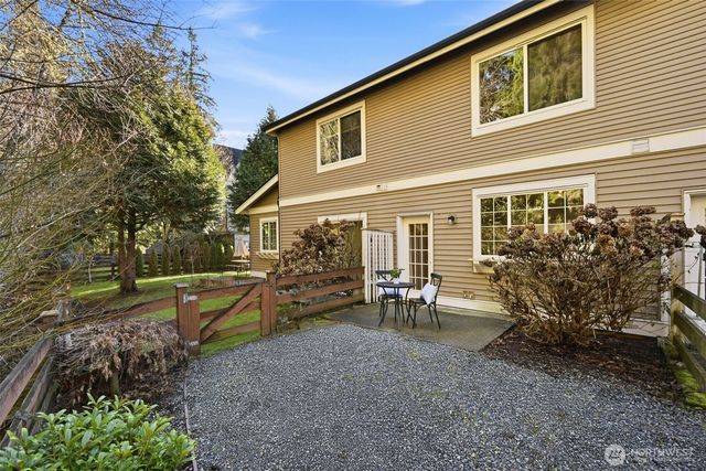 22672 NE Alder Crest Lane, Redmond, WA 98053