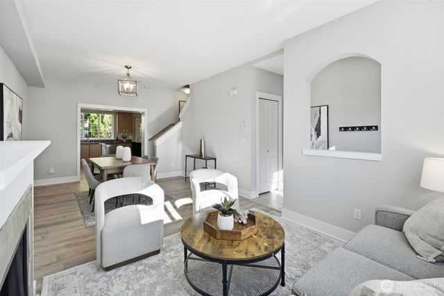 22672 NE Alder Crest Lane, Redmond, WA 98053