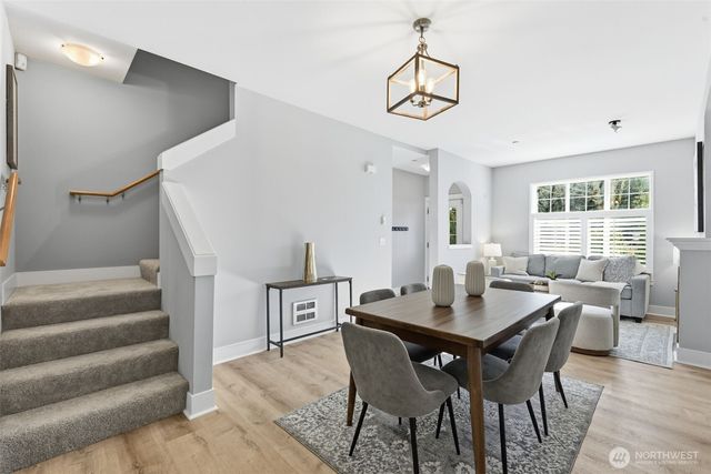 22672 NE Alder Crest Lane, Redmond, WA 98053