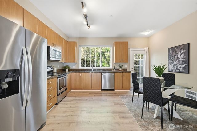 22672 NE Alder Crest Lane, Redmond, WA 98053