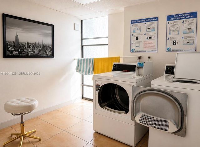 1825 W 44th Pl 806, Hialeah, FL 33012