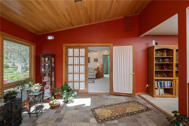 2700 Rosewood Drive, Fayetteville, AR 72703