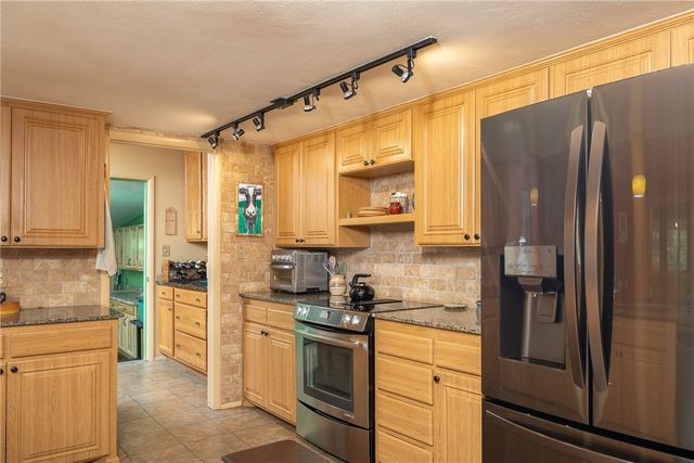 2700 Rosewood Drive, Fayetteville, AR 72703