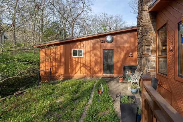 2700 Rosewood Drive, Fayetteville, AR 72703