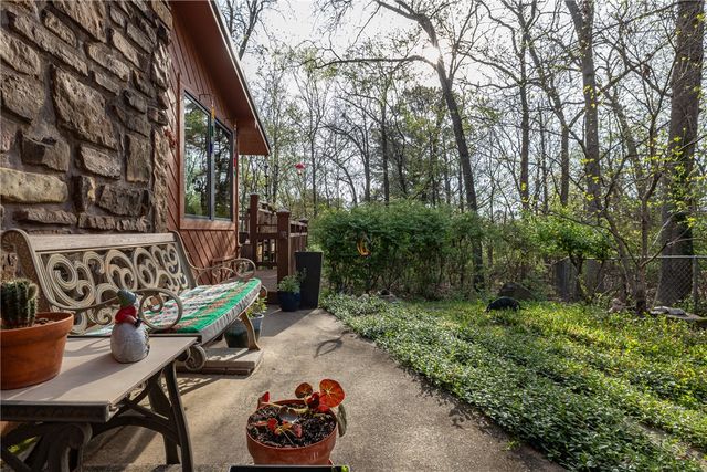 2700 Rosewood Drive, Fayetteville, AR 72703