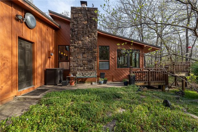 2700 Rosewood Drive, Fayetteville, AR 72703