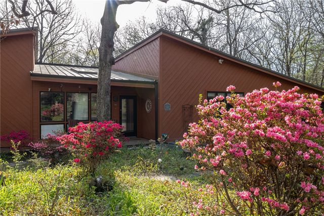 2700 Rosewood Drive, Fayetteville, AR 72703