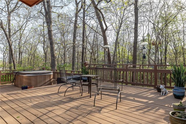 2700 Rosewood Drive, Fayetteville, AR 72703