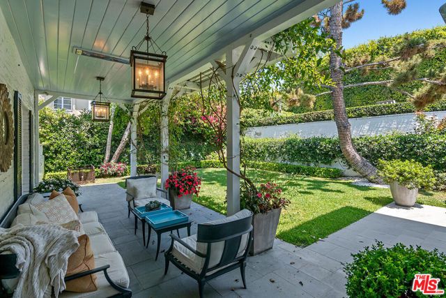 10428 Wyton Drive, Los Angeles, CA 90024