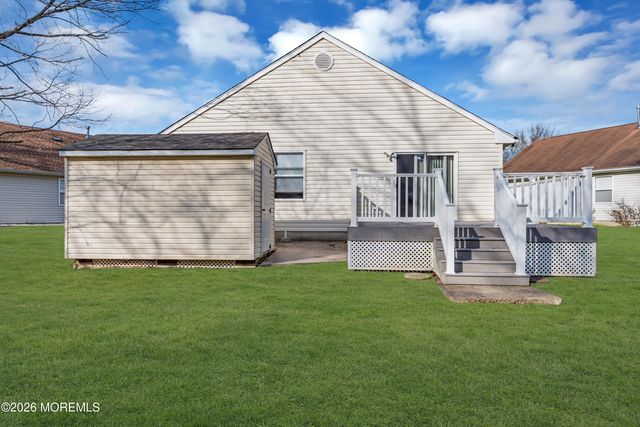 1428 Petunia Way S, Toms River, NJ 08755