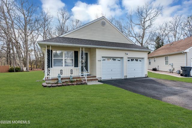 1428 Petunia Way S, Toms River, NJ 08755