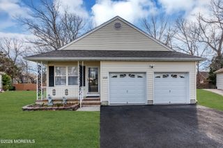1428 Petunia Way S, Toms River, NJ 08755