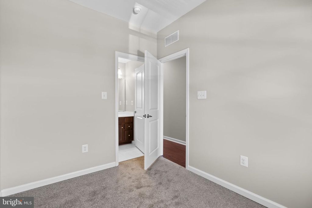 Image 19 of property listing at 7315 OLD CALVARY RD, Hanover, MD 21076