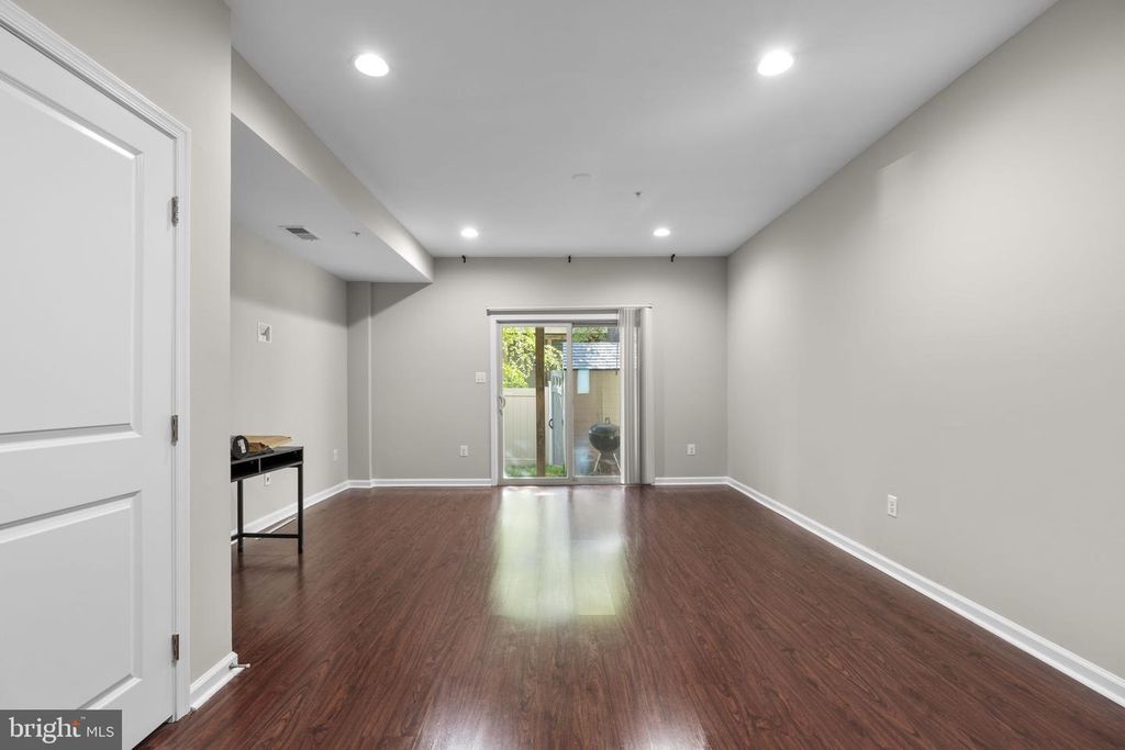 Image 30 of property listing at 7315 OLD CALVARY RD, Hanover, MD 21076