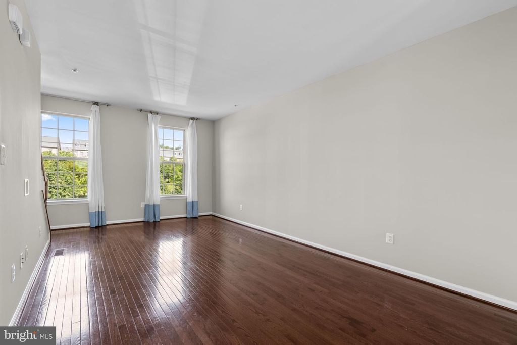 Image 4 of property listing at 7315 OLD CALVARY RD, Hanover, MD 21076
