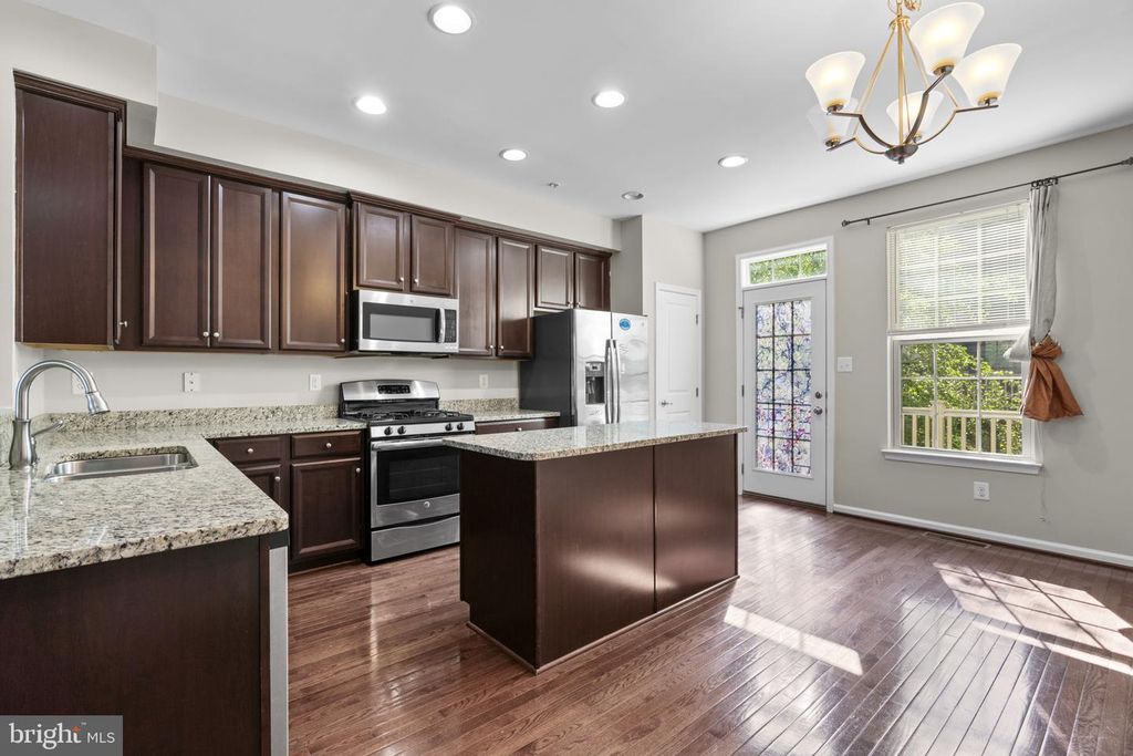 Image 8 of property listing at 7315 OLD CALVARY RD, Hanover, MD 21076