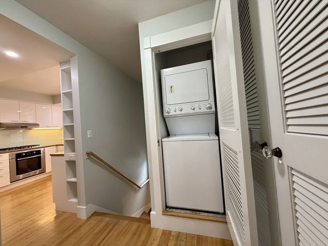 174 Maplewood St 174, Watertown, MA 02472