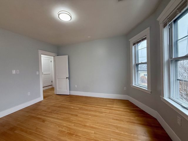 174 Maplewood St 174, Watertown, MA 02472