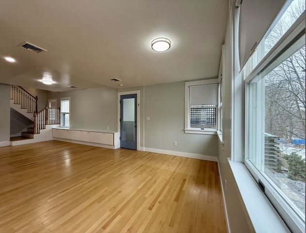 174 Maplewood St 174, Watertown, MA 02472