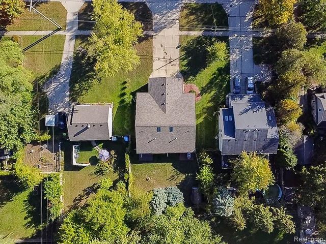 914 North Road, Fenton, MI 48430