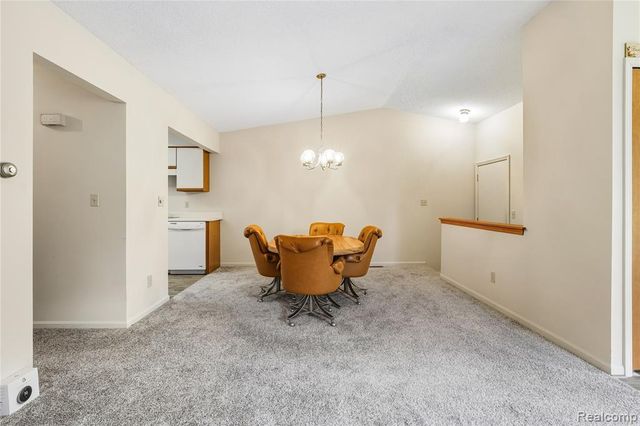 914 North Road, Fenton, MI 48430