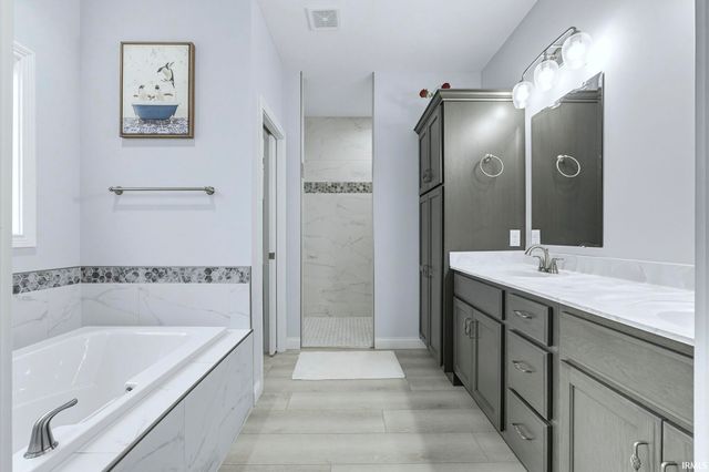 5734 Santera Drive, Fort Wayne, IN 46818