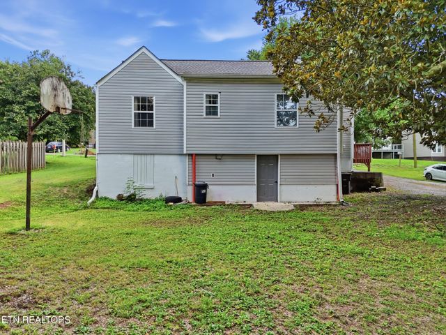 1114 Jones St, Athens, TN 37303