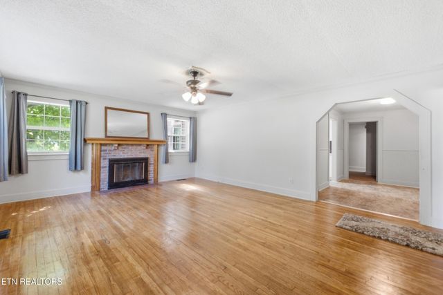1114 Jones St, Athens, TN 37303