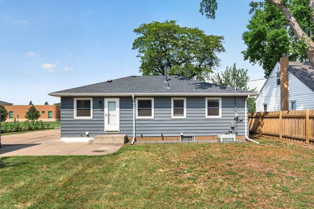 6817 47th Avenue N, Crystal, MN 55428