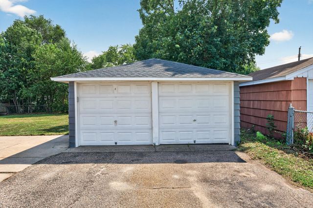 6817 47th Avenue N, Crystal, MN 55428