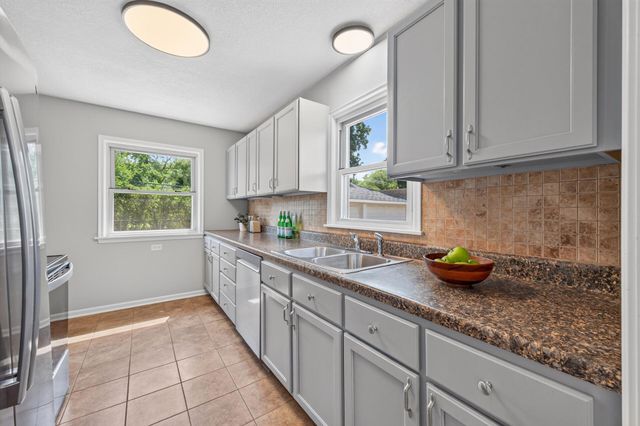 6817 47th Avenue N, Crystal, MN 55428