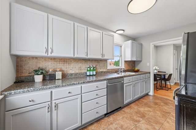 6817 47th Avenue N, Crystal, MN 55428