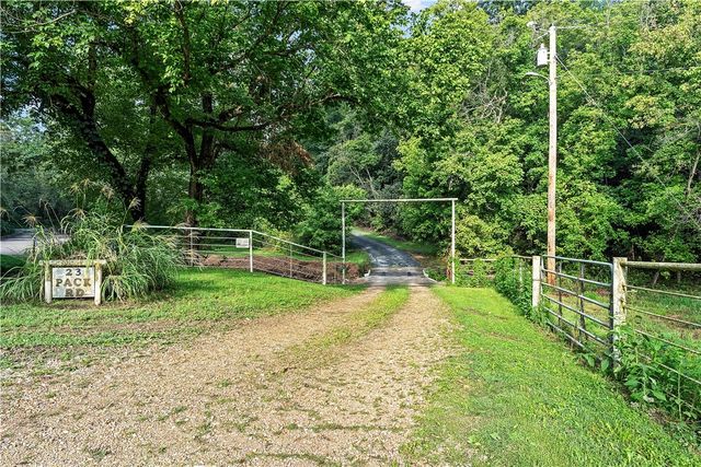 23 Pack Road, Noel, MO 64854