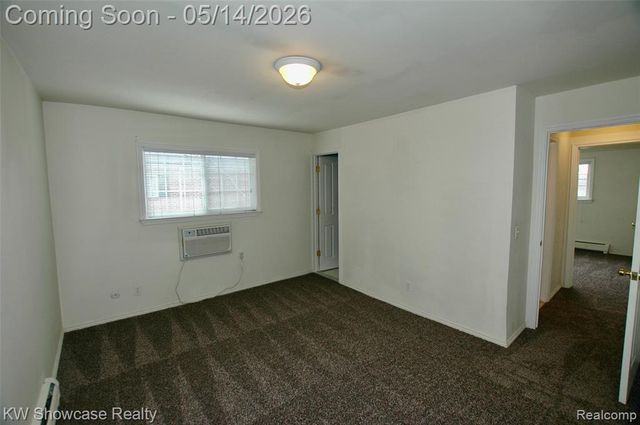2440 Parmenter Boulevard 211, Royal Oak, MI 48073